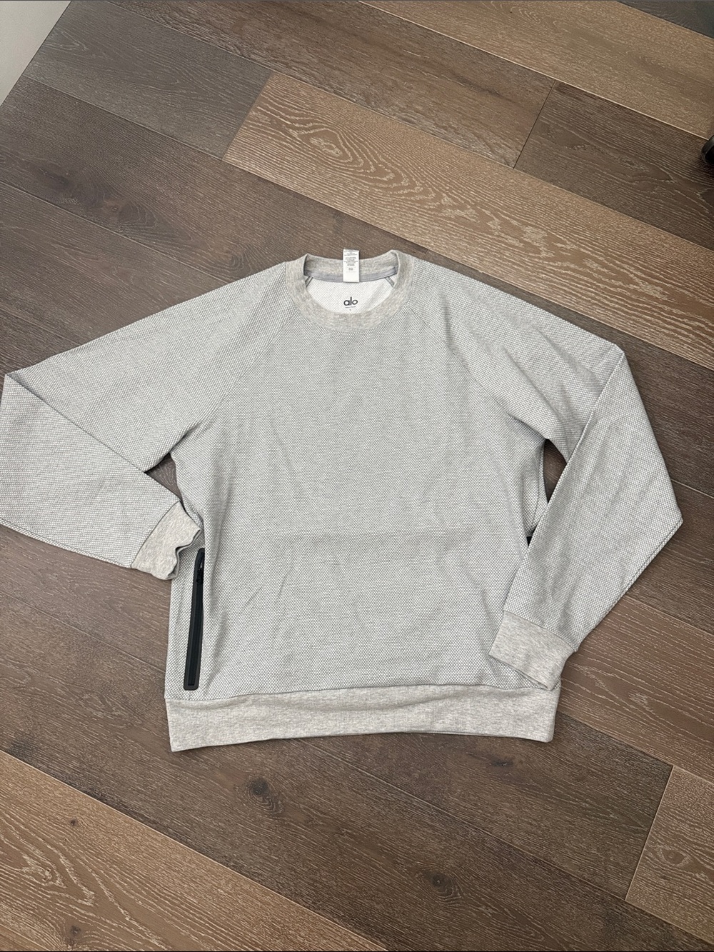 ALO Yoga Men’s Light Gray Crewneck Sweatshirt with Side Zip Pocket